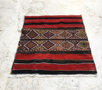 Konya Sumak Kilim Kök Boyalı 135 x 112 cm - Thumbnail